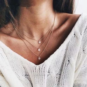 Gold chain multilayered crystal necklace ✨